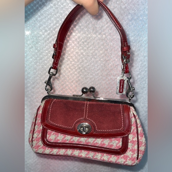 Coach Handbags - vintage Coach houndstooth tweed and suede kisslock bag